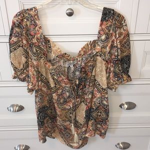 Cupcakes & Cashmere-NWOT-Boho Paisley Print-Pullover Blouse-Size Medium